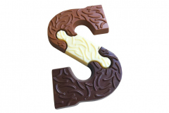 Chocolade puzzel letter (225 gram) - Melk/Puur/Wit, verkrijgbaar in de letter S, verpakt in luxe doos.